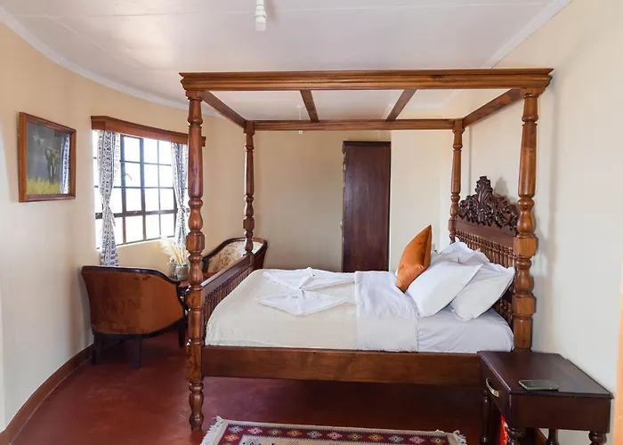 Wild Amboseli Ndovu Cottage.