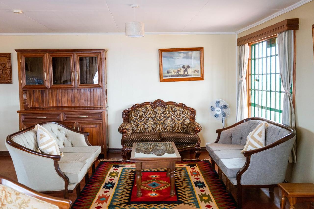 Wild Ndovu Cottage. Amboseli
