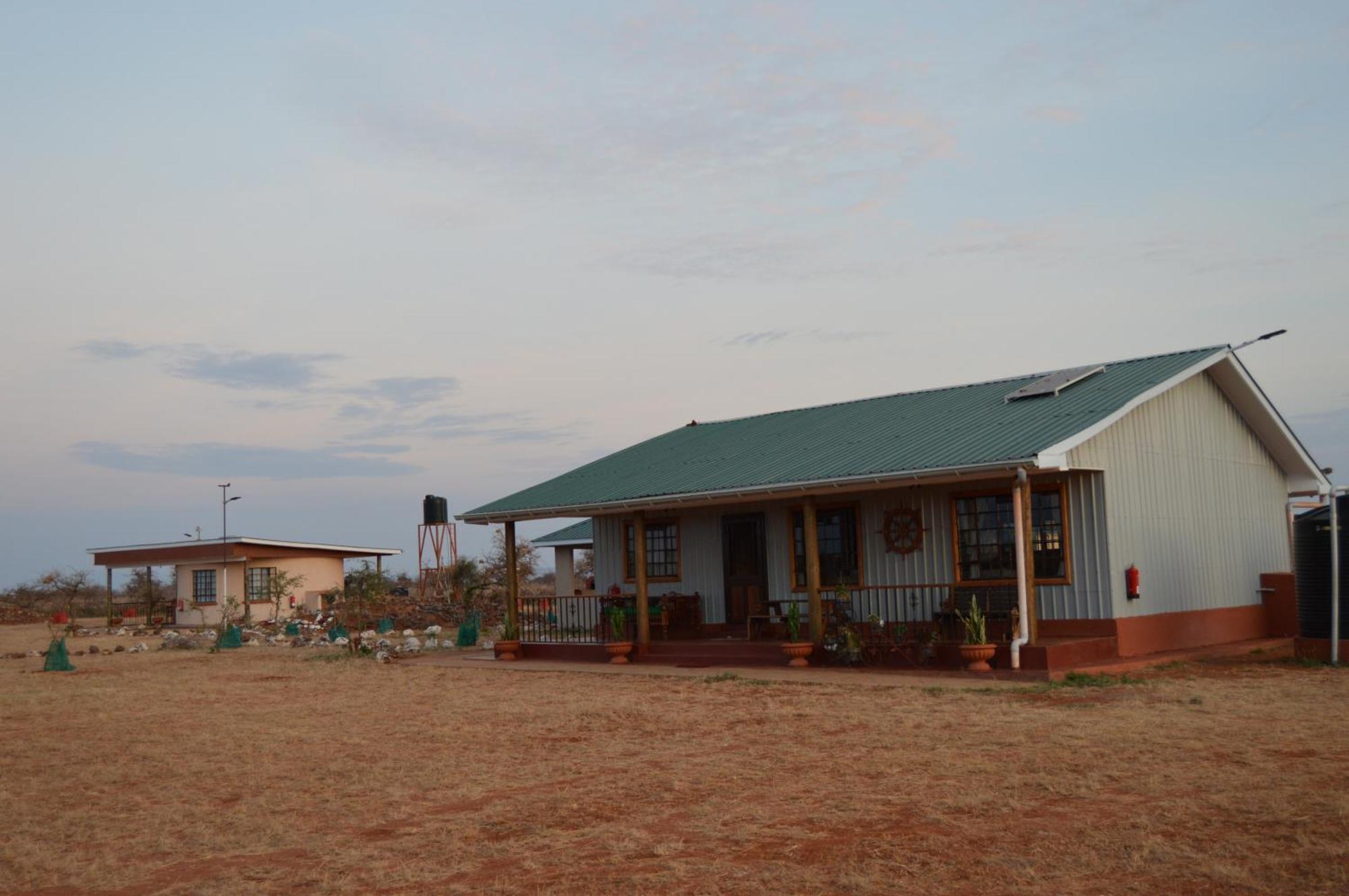 Wild Ndovu Cottage. * Amboseli