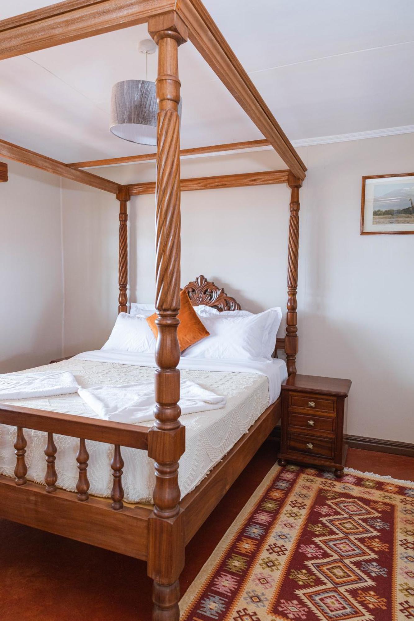 Country house Wild Ndovu Cottage. Amboseli